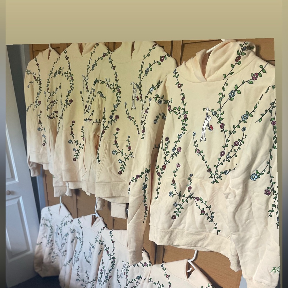 2 size L 
2 size XS 
4 available, details in posts below.
Kai Editions Exclusive